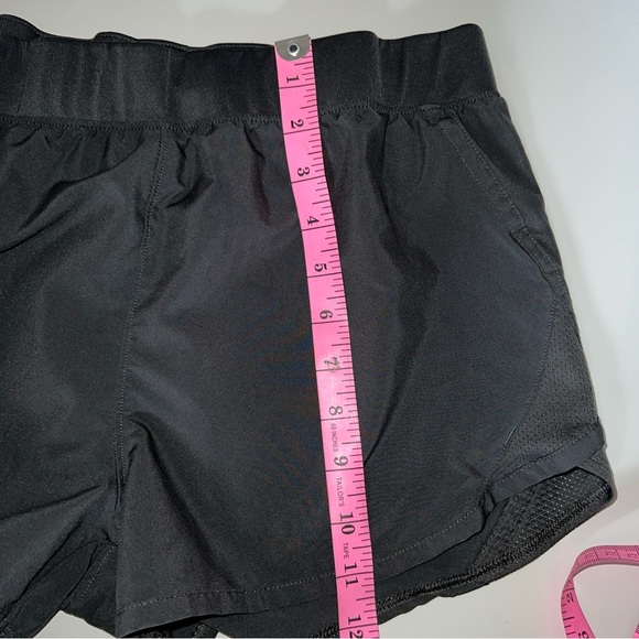 Under Armour Girls Sz 16 Youth XL Black Athletic Shorts Drawstring Pockets Cute! - Picture 6 of 8